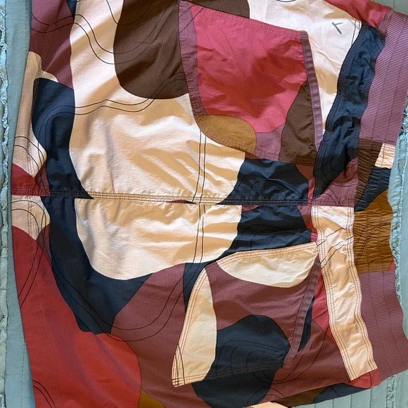 Abstract Multicolor Patterned Fabric - Picture 1 of 4